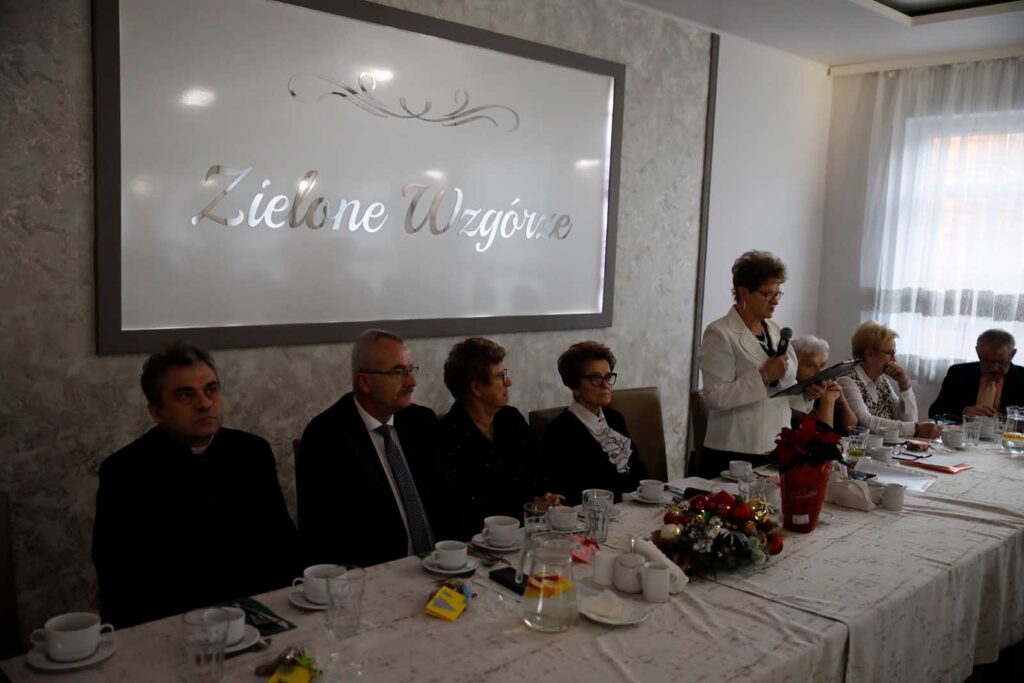 Emeryci – Magia Opłatka