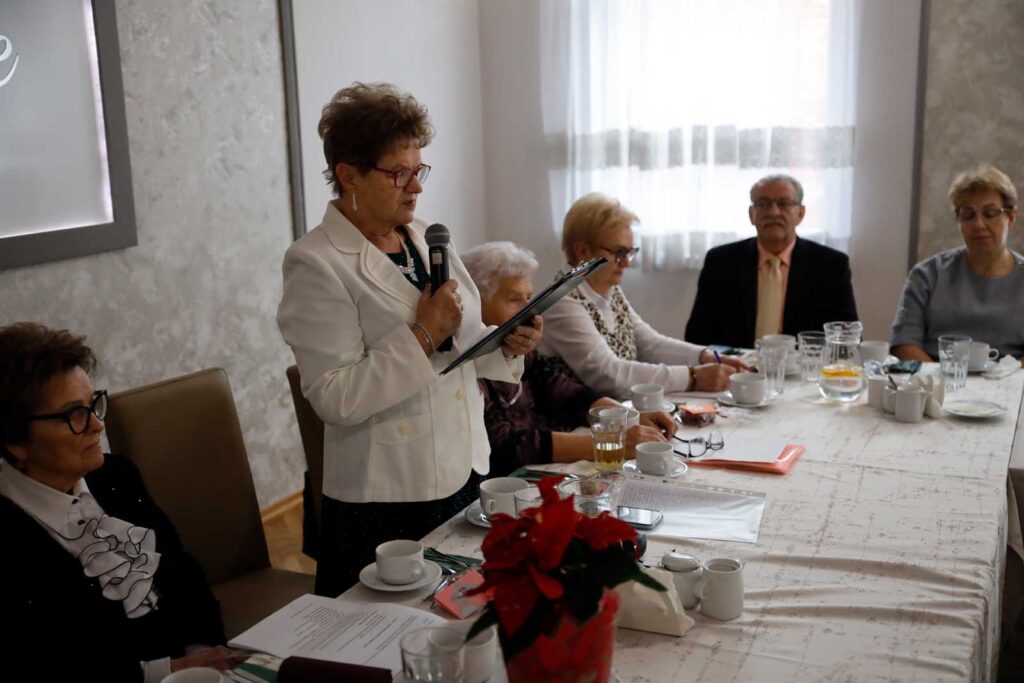 Emeryci – Magia Opłatka