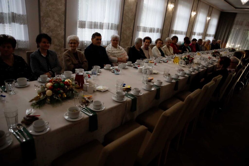 Emeryci – Magia Opłatka