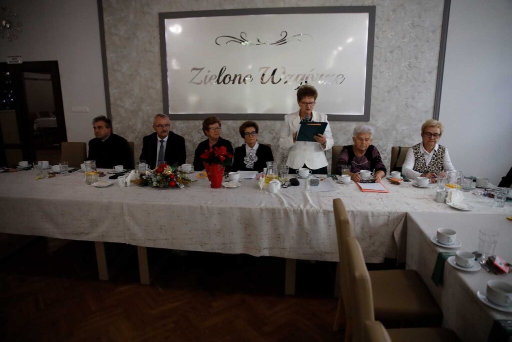 Emeryci – Magia Opłatka