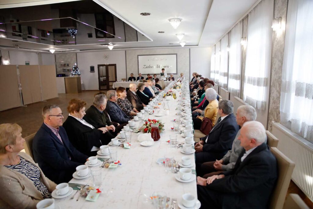 Emeryci – Magia Opłatka