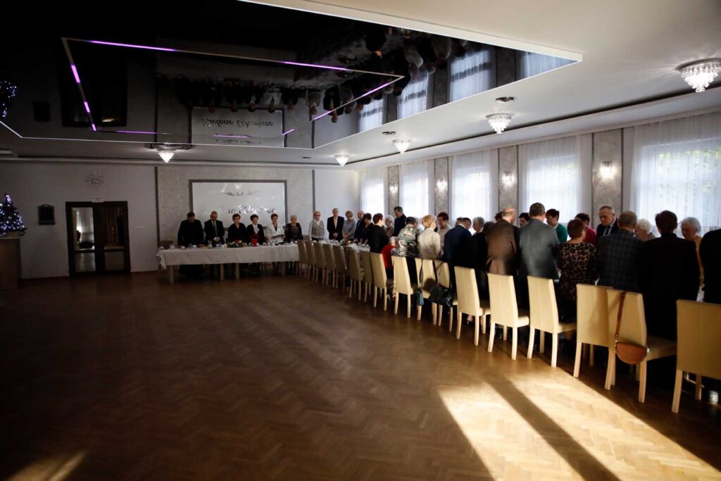 Emeryci – Magia Opłatka