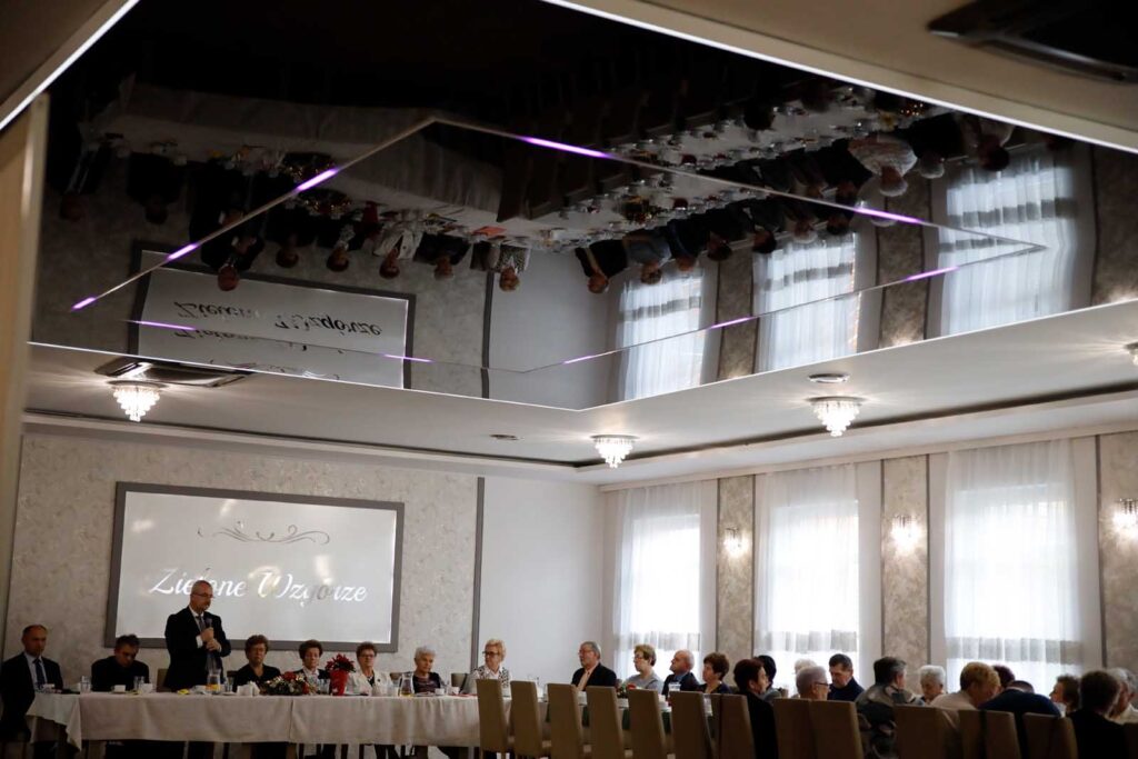 Emeryci – Magia Opłatka