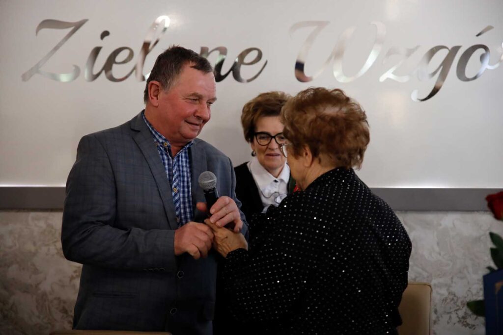 Emeryci – Magia Opłatka