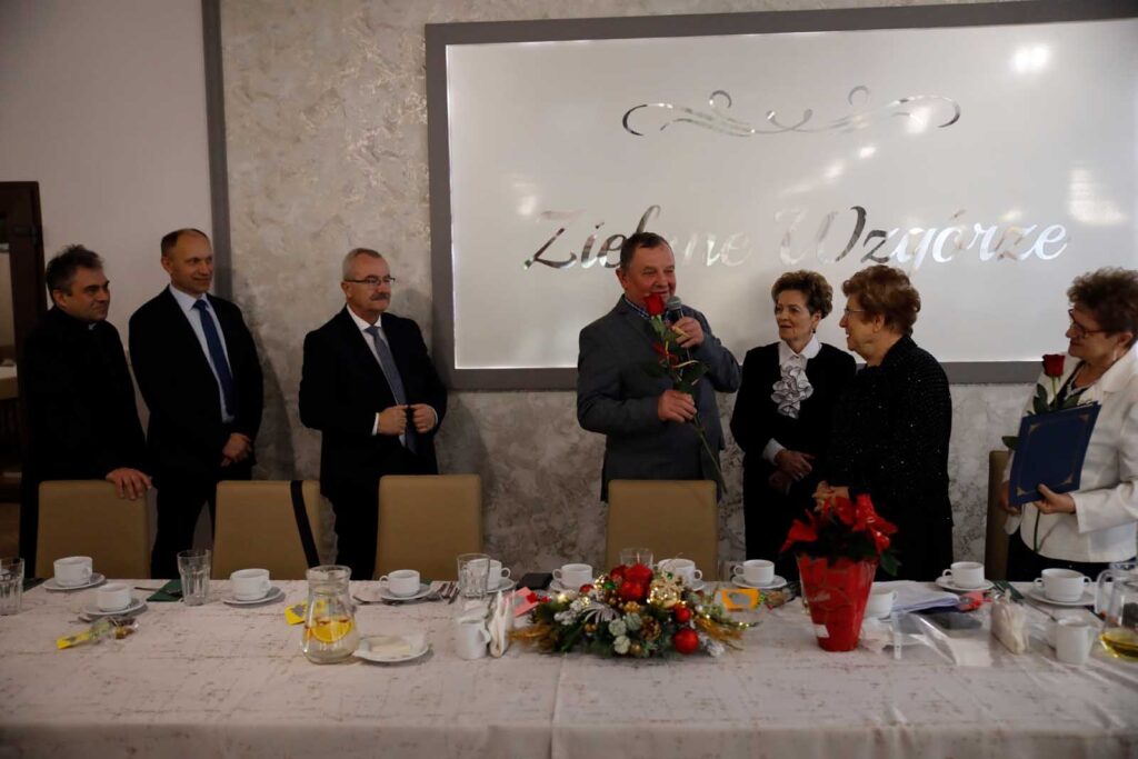 Emeryci – Magia Opłatka