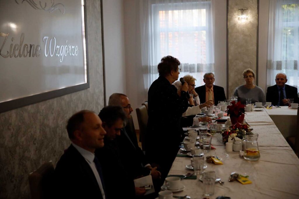 Emeryci – Magia Opłatka