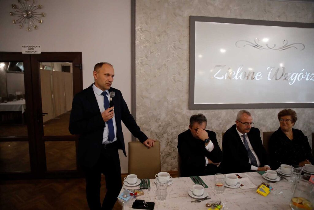 Emeryci – Magia Opłatka