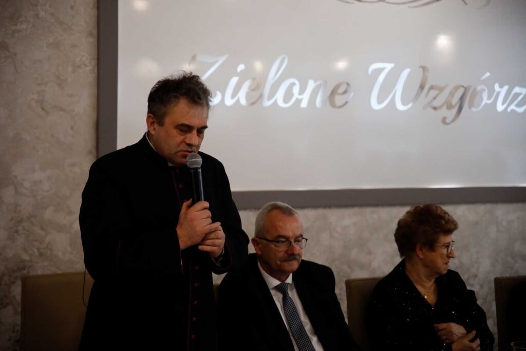 Emeryci – Magia Opłatka