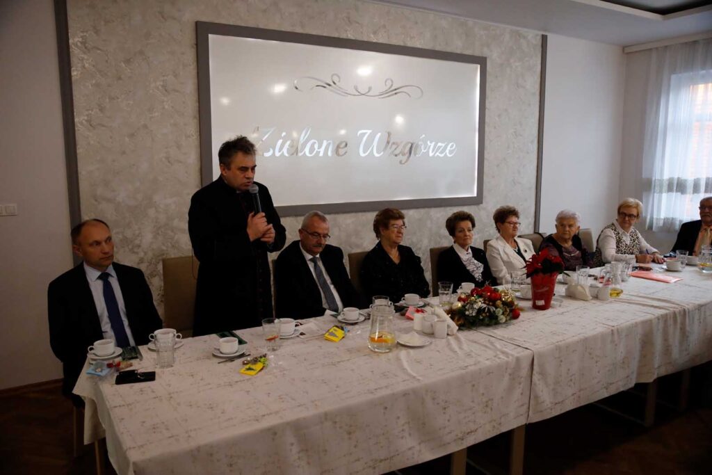 Emeryci – Magia Opłatka