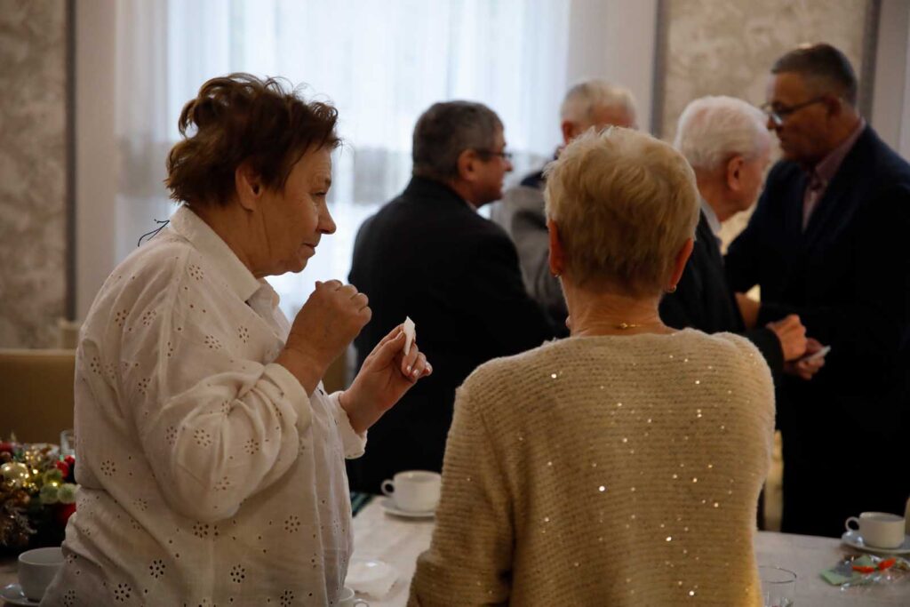 Emeryci – Magia Opłatka