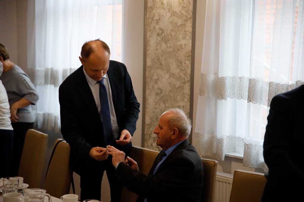 Emeryci – Magia Opłatka