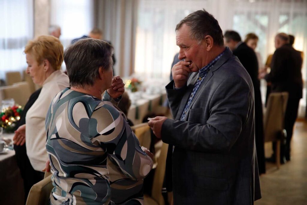 Emeryci – Magia Opłatka