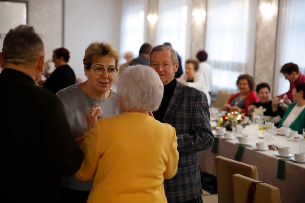 Emeryci – Magia Opłatka