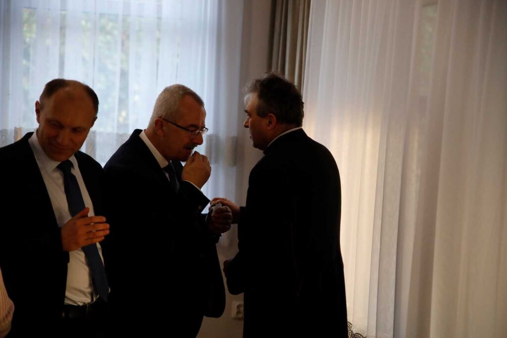 Emeryci – Magia Opłatka