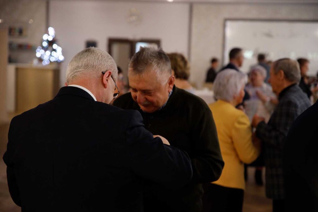 Emeryci – Magia Opłatka