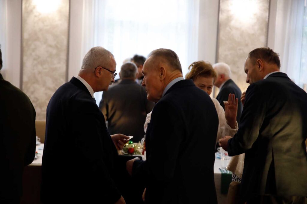 Emeryci – Magia Opłatka