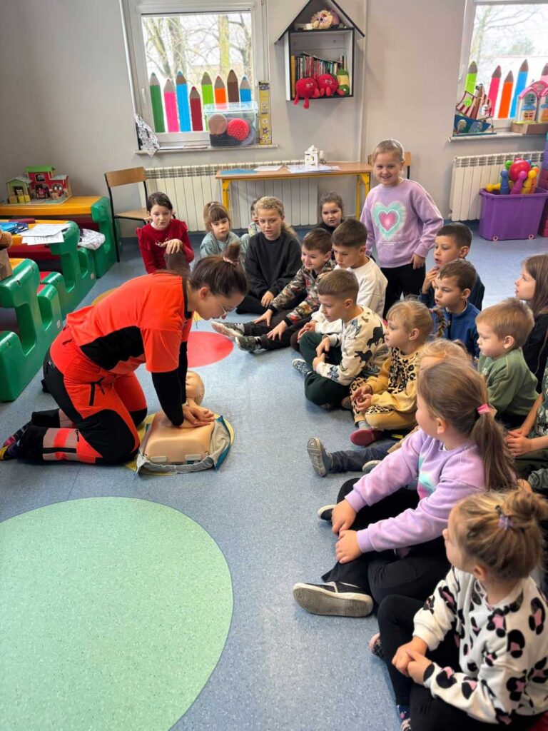 Wyjątkowe szkolenie z pierwszej pomocy w Szkole Podstawowej w Biskupicach Zabarycznych