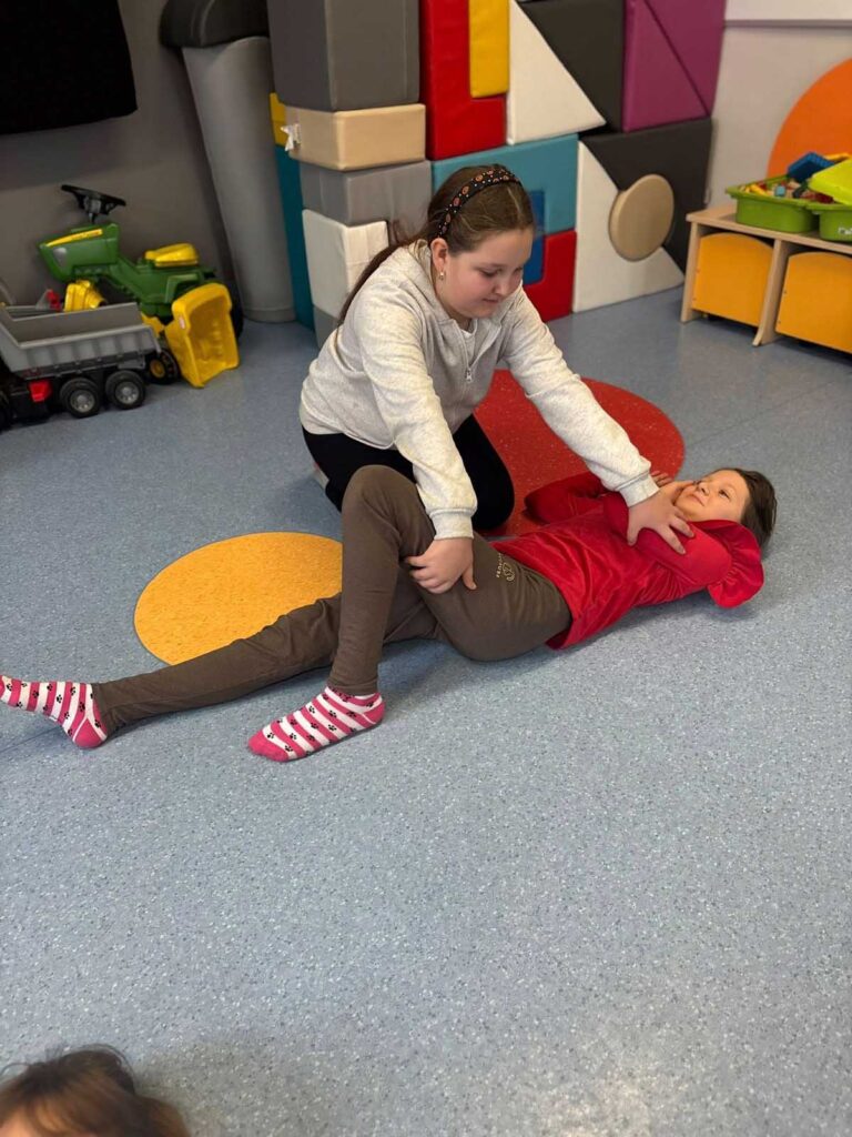 Wyjątkowe szkolenie z pierwszej pomocy w Szkole Podstawowej w Biskupicach Zabarycznych