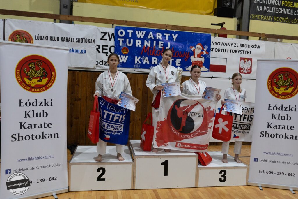 4 medale w Łodzi dla mikstackich karateków