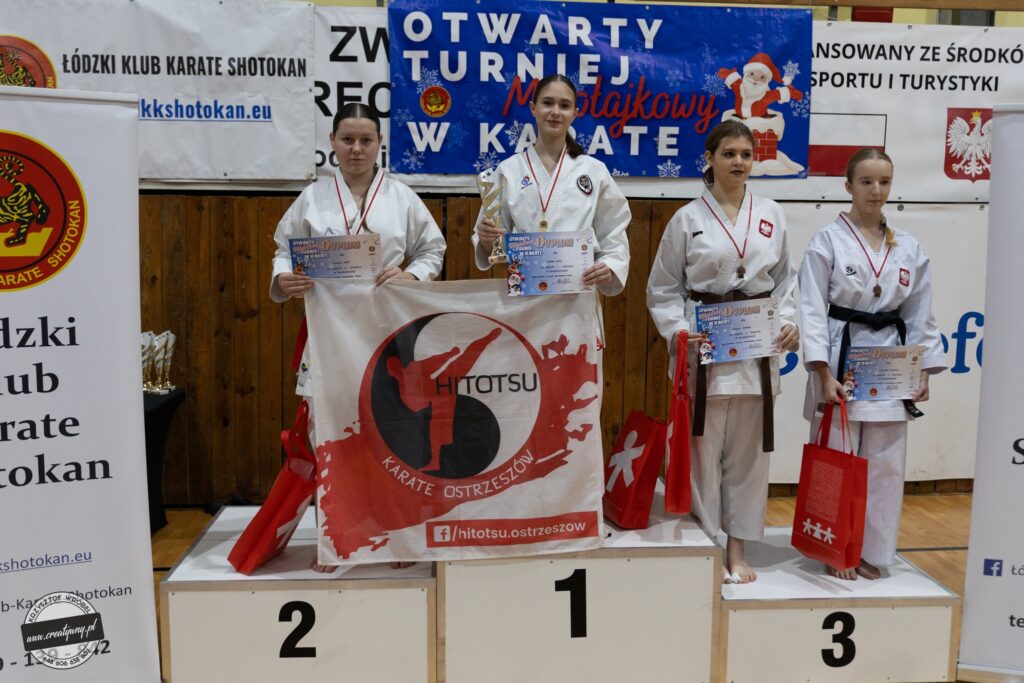 4 medale w Łodzi dla mikstackich karateków