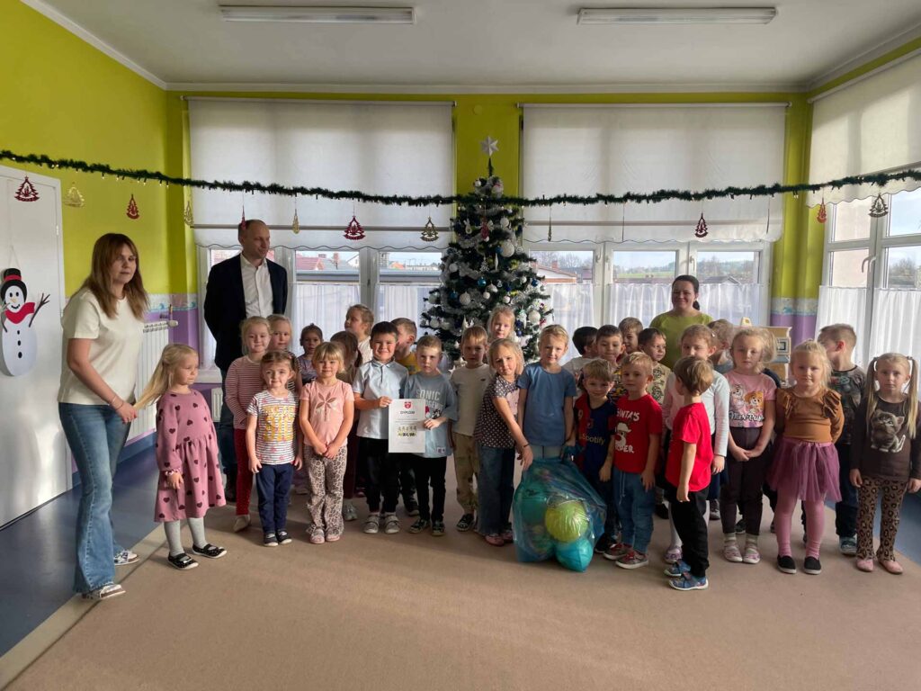 Urząd Miasta i Gminy Mikstat zakończył tegoroczną zbiórkę makulatury