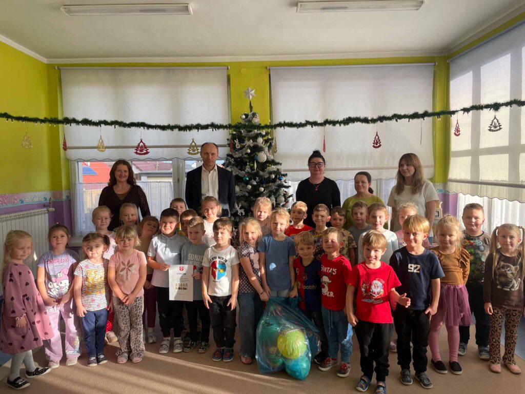 Urząd Miasta i Gminy Mikstat zakończył tegoroczną zbiórkę makulatury