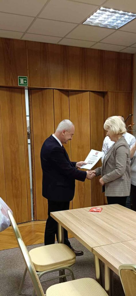 Urząd Miasta i Gminy Mikstat zakończył tegoroczną zbiórkę makulatury