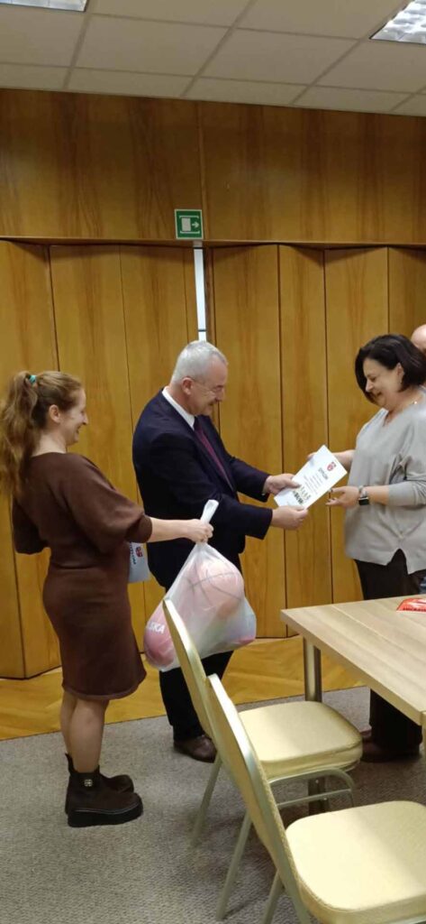 Urząd Miasta i Gminy Mikstat zakończył tegoroczną zbiórkę makulatury