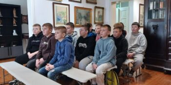 Wyjazd uczniów Szkoły Podstawowej z oddziałem przedszkolnym w Kaliszkowicach Ołobockich do Muzeum Regionalnego w Ostrzeszowie