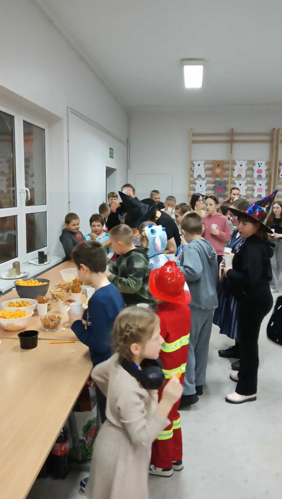 Wieczór andrzejkowy w SP w Kaliszkowicach Ołobockich
