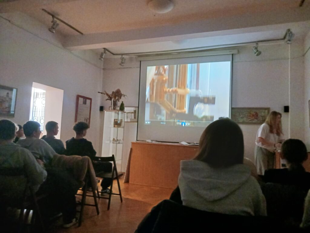 Wyjazd uczniów Szkoły Podstawowej z oddziałem przedszkolnym w Kaliszkowicach Ołobockich do Muzeum Regionalnego w Ostrzeszowie