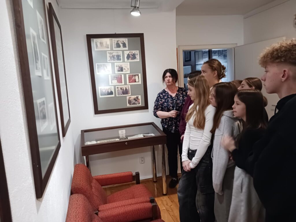 Wyjazd uczniów Szkoły Podstawowej z oddziałem przedszkolnym w Kaliszkowicach Ołobockich do Muzeum Regionalnego w Ostrzeszowie