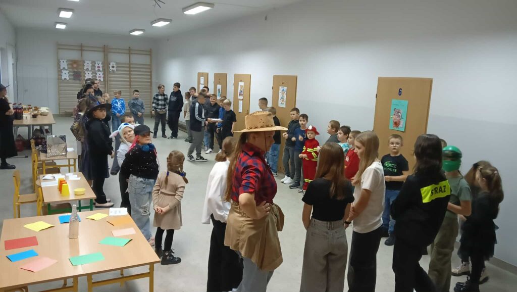 Wieczór andrzejkowy w SP w Kaliszkowicach Ołobockich