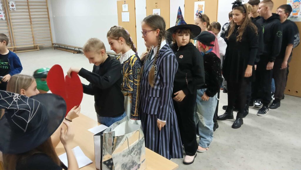 Wieczór andrzejkowy w SP w Kaliszkowicach Ołobockich