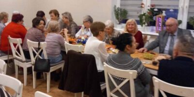 W Klubie SENIOR+ w Mikstacie odbyło się spotkanie z okazji 70 urodzin Adama