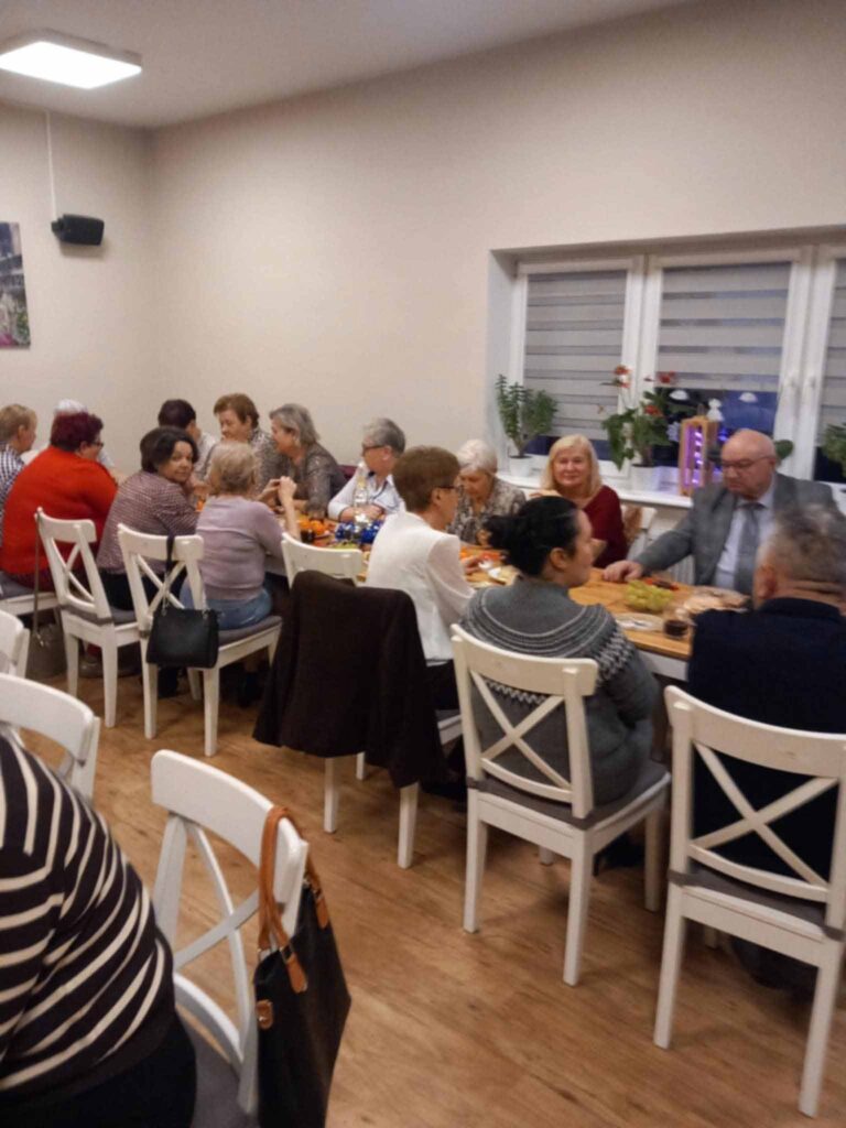 W Klubie SENIOR+ w Mikstacie odbyło się spotkanie z okazji 70 urodzin Adama