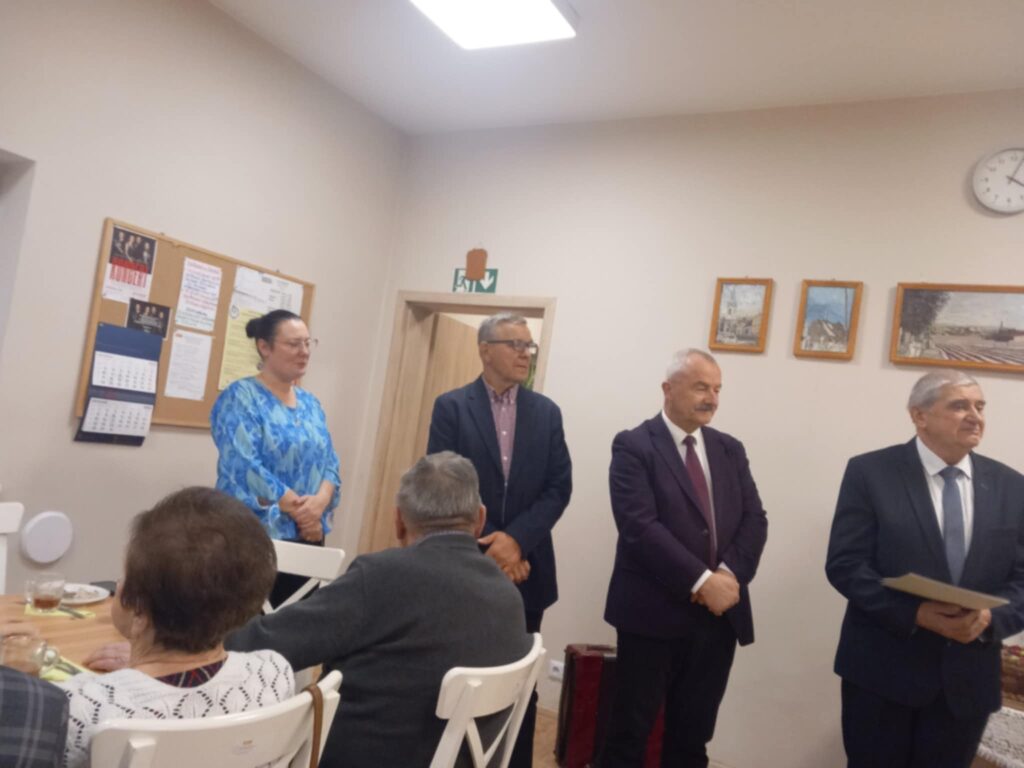 Dnia 25.11.2025r. w Klubie SENIOR+ w Mikstacie odbyło się spotkanie Andrzejkowe