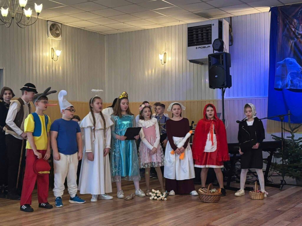 Bajkowe Jasełka na sali Wiejskiej w Biskupicach Zabarycznych