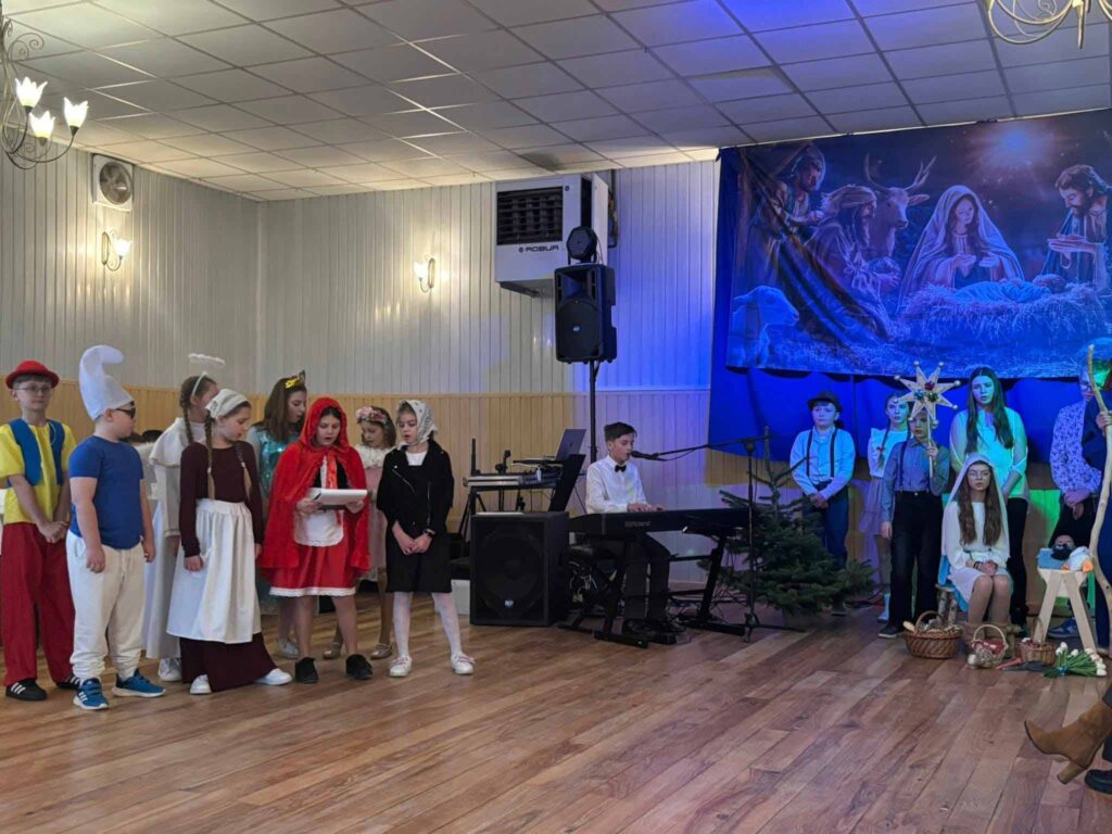 Bajkowe Jasełka na sali Wiejskiej w Biskupicach Zabarycznych