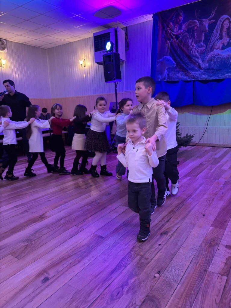 Bajkowe Jasełka na sali Wiejskiej w Biskupicach Zabarycznych