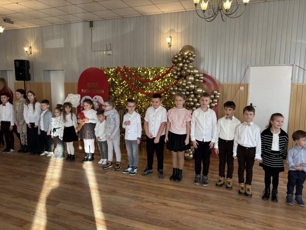 Dzień Babci i Dziadka w Wiejskim Domu Kultury w Biskupicach Zabarycznych