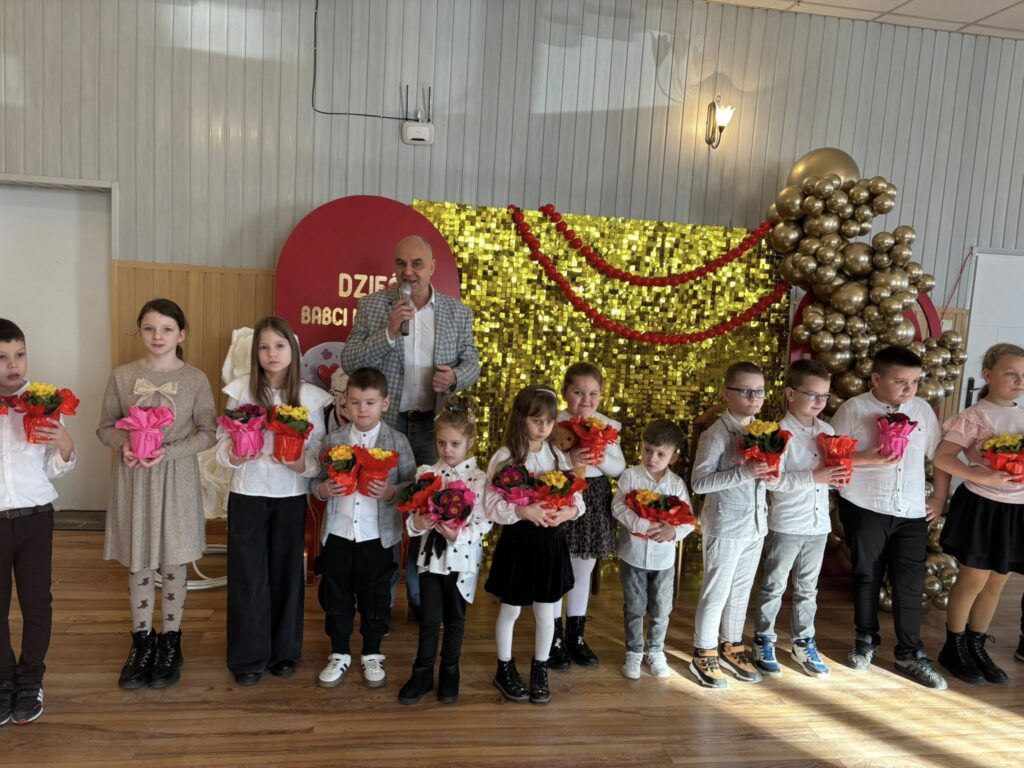 Dzień Babci i Dziadka w Wiejskim Domu Kultury w Biskupicach Zabarycznych