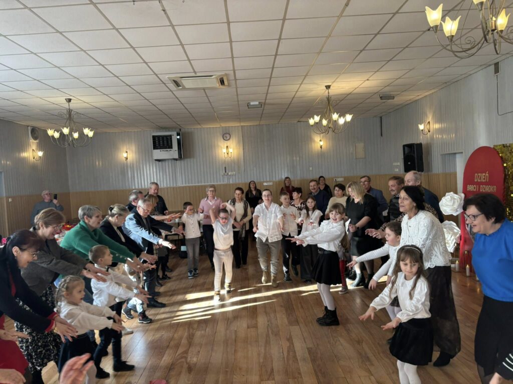 Dzień Babci i Dziadka w Wiejskim Domu Kultury w Biskupicach Zabarycznych