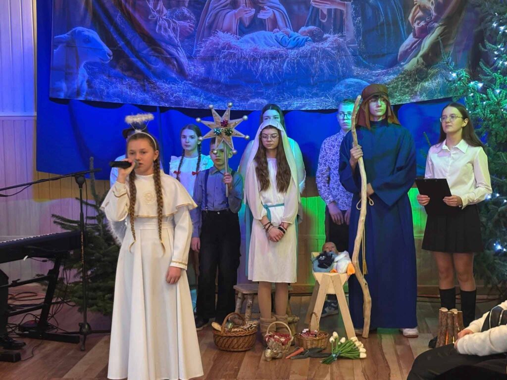 Bajkowe Jasełka na sali Wiejskiej w Biskupicach Zabarycznych