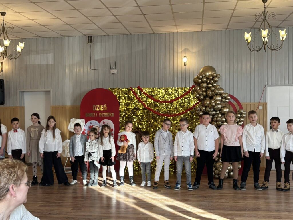 Dzień Babci i Dziadka w Wiejskim Domu Kultury w Biskupicach Zabarycznych