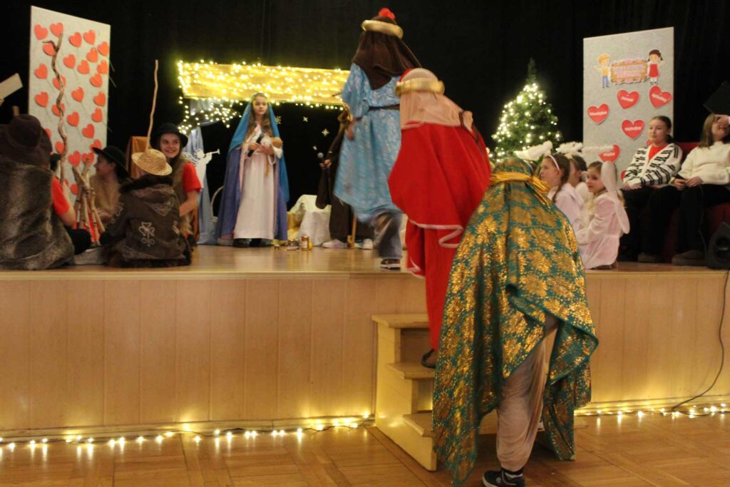 Jasełka w MGOKu – dzieci rozświetliły mikstackie popołudnie