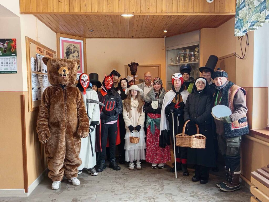 Podkoziołek w Biskupicach Zabarycznych – tradycja, radość i wspólnota