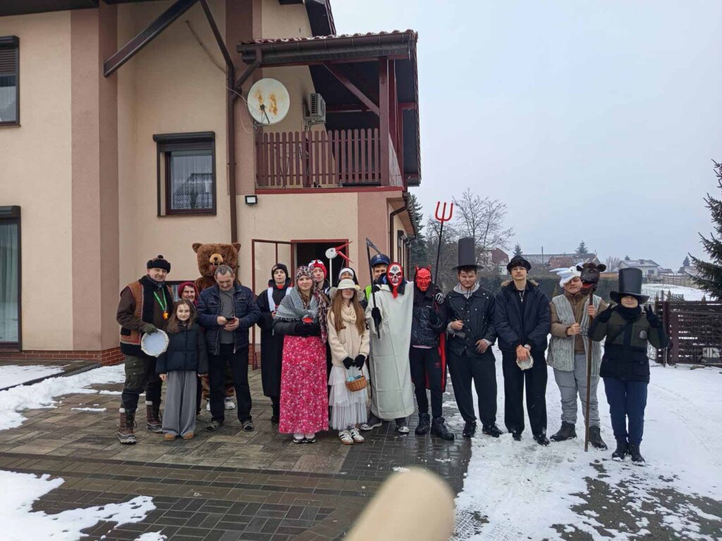 Podkoziołek w Biskupicach Zabarycznych – tradycja, radość i wspólnota