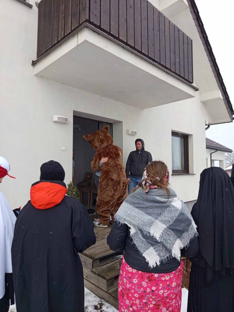 Podkoziołek w Biskupicach Zabarycznych – tradycja, radość i wspólnota