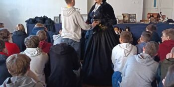 przedstawiciele Stowarzyszenia Historycznego im. Księdza majora Szczepana Walkowskiego przeprowadzili w Szkole Podstawowej w Mikstacie prelekcję „O powstaniu styczniowym inaczej …”.